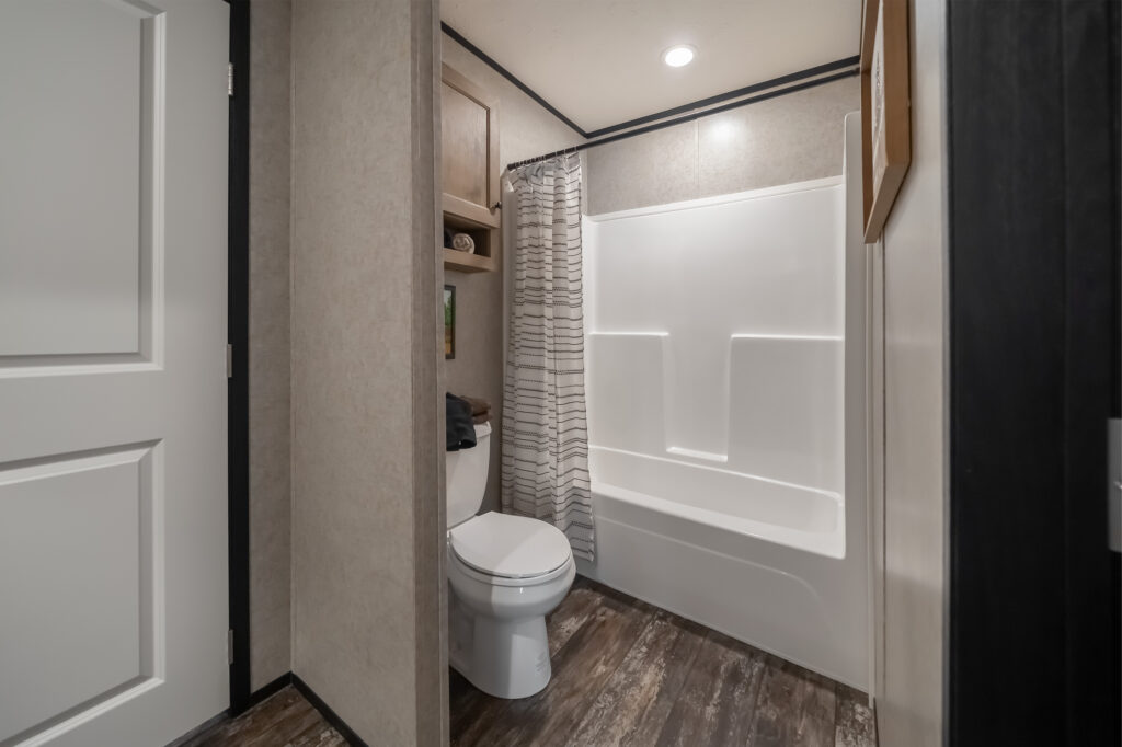 1 piece hall bath tub shower combo